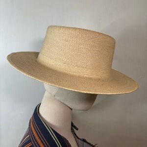 Very nice tan straw Men’s hat worn once!